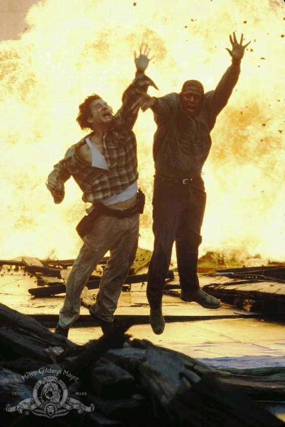 Сметённые огнём / Blown Away (1994): кадр из фильма