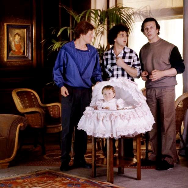 Трое мужчин и младенец в люльке / 3 hommes et un couffin (1985): кадр из фильма