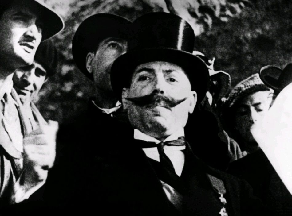 Золотой век / L’âge d’or (1930): кадр из фильма