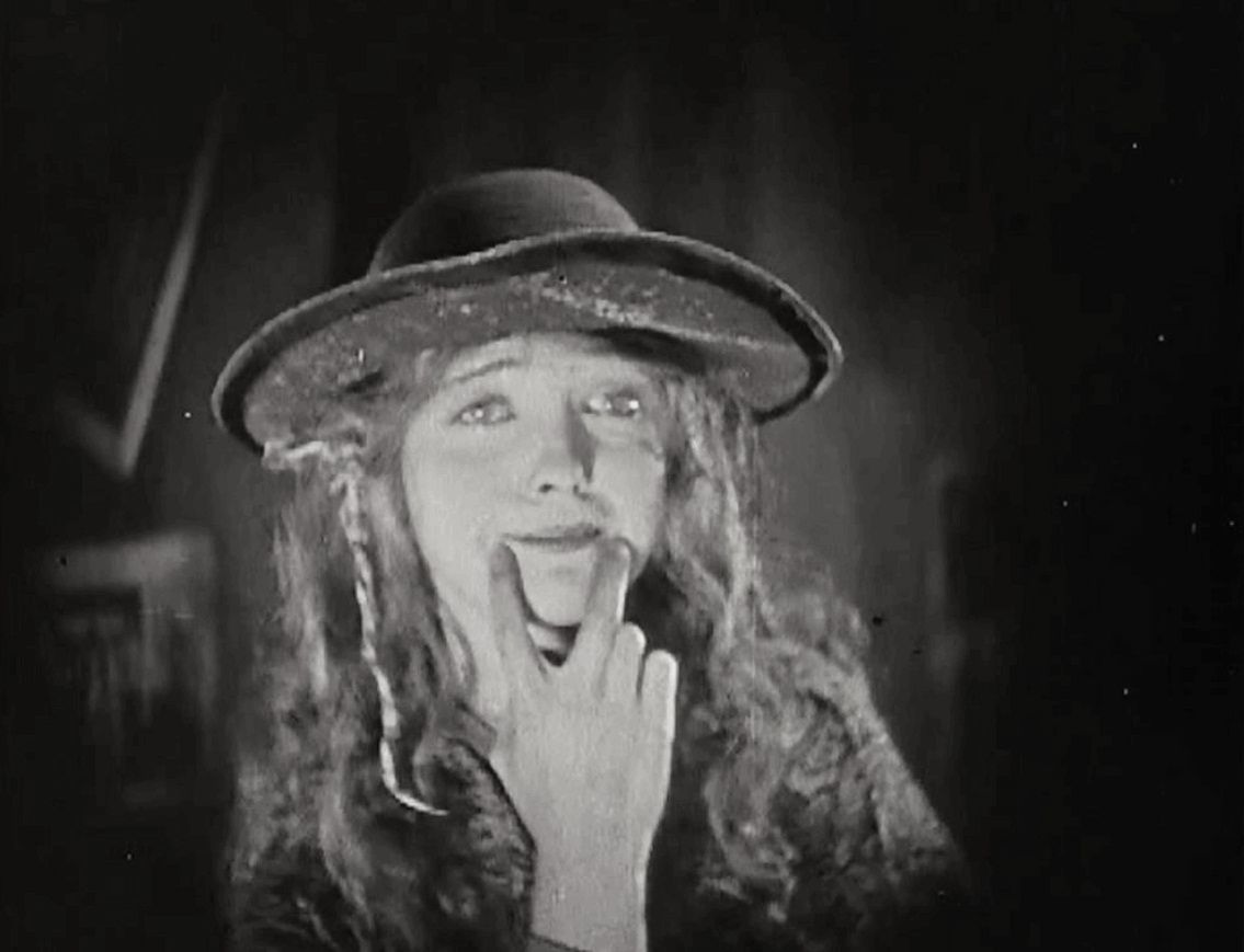 Сломанные побеги / Broken Blossoms or The Yellow Man and the Girl (1919): кадр из фильма