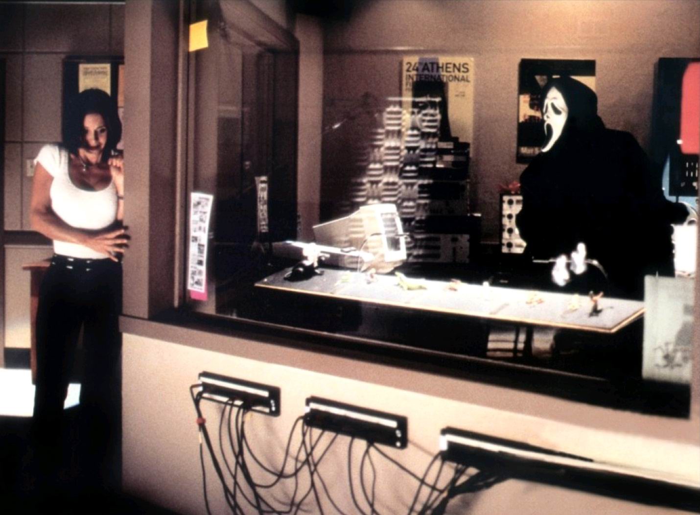 Крик 2 / Scream 2 (1997): кадр из фильма