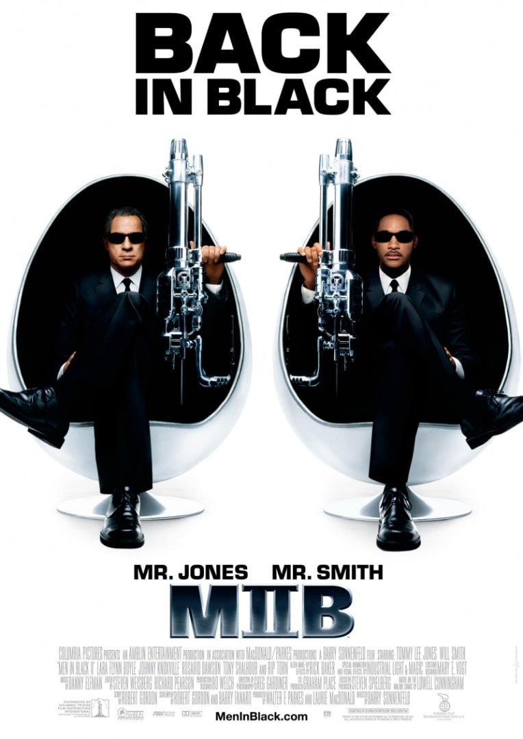 Люди в чёрном 2 / Men in Black II (2002): постер
